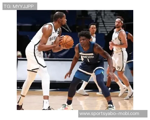 爱德华兹分享夏季训练心得强调低位进攻应对包夹挑战 爱德华兹分享夏季训练心得强调低位进攻应对包夹挑战